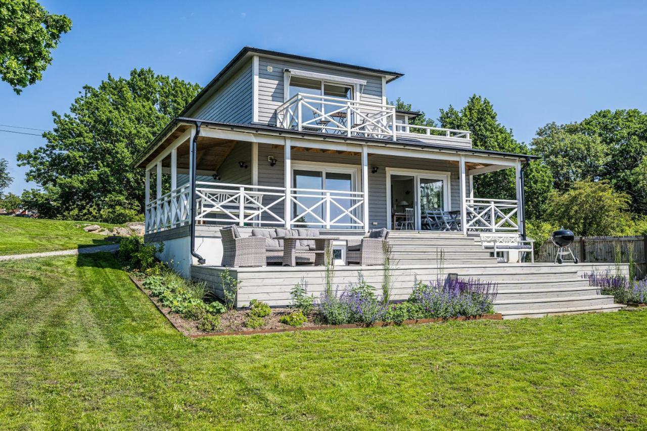 Exclusive Tranquil Villa By The Sea, Boat Available Drottningskär Exteriör bild