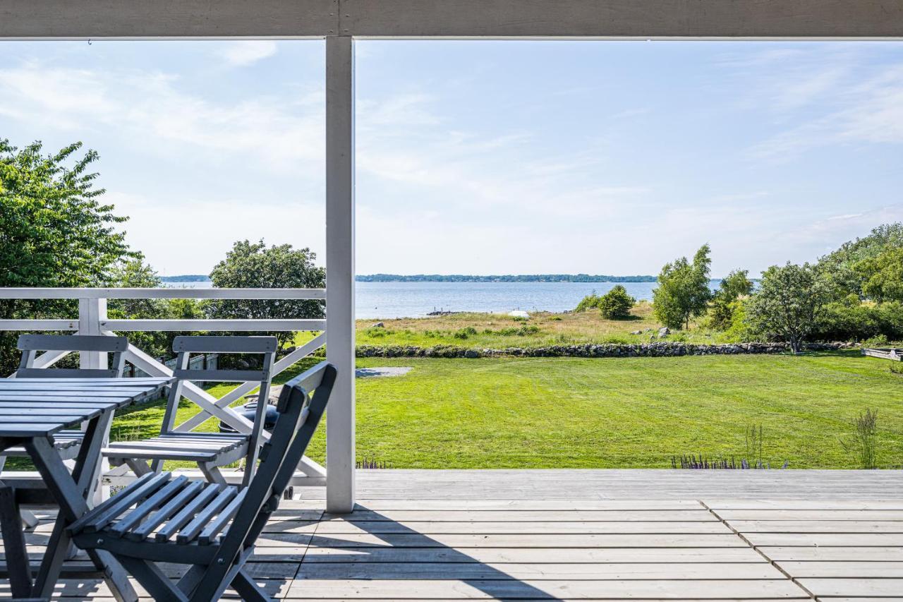 Exclusive Tranquil Villa By The Sea, Boat Available Drottningskär Exteriör bild