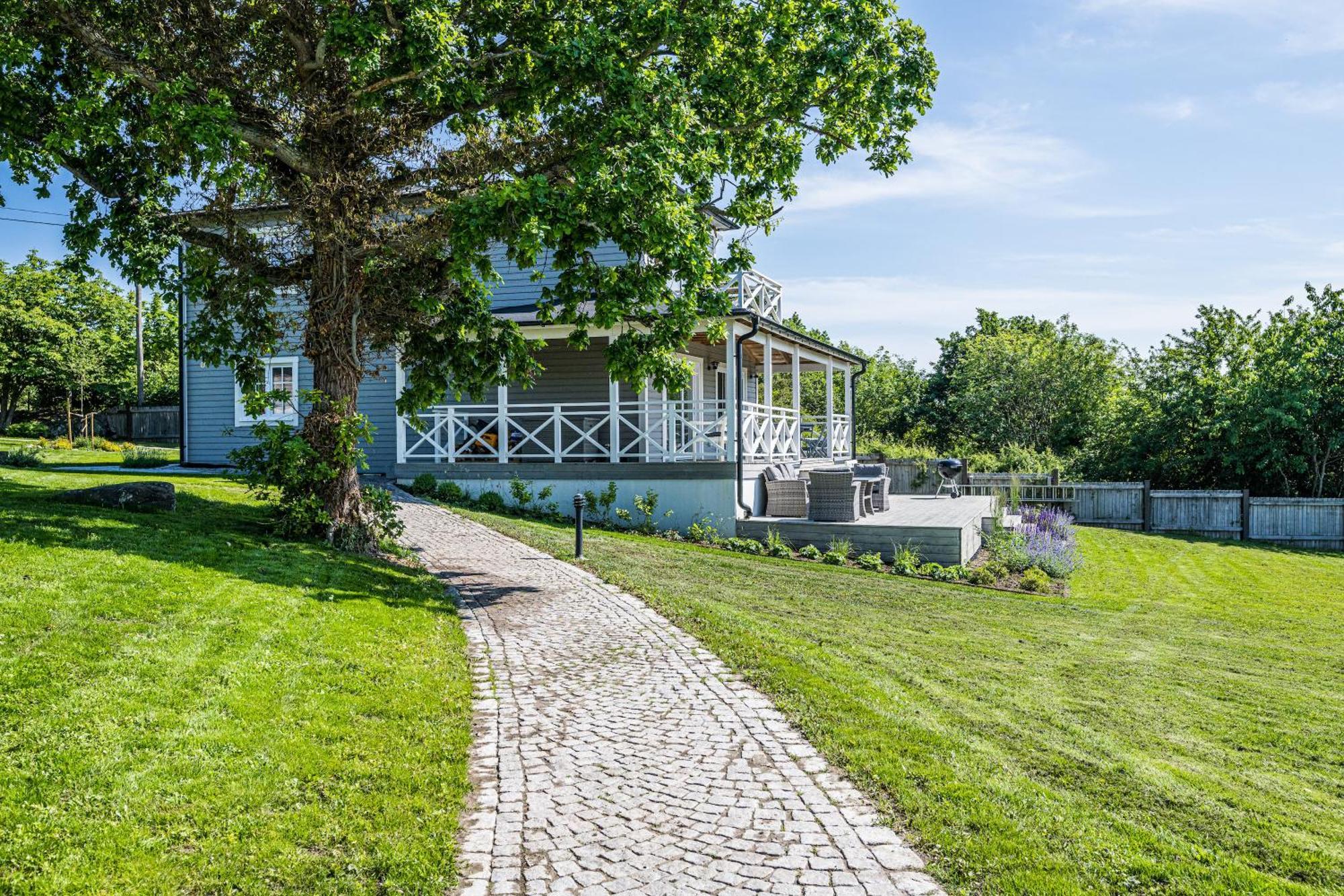 Exclusive Tranquil Villa By The Sea, Boat Available Drottningskär Exteriör bild